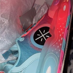 Stylish Women's Athletic Shoes in Blue and Pink